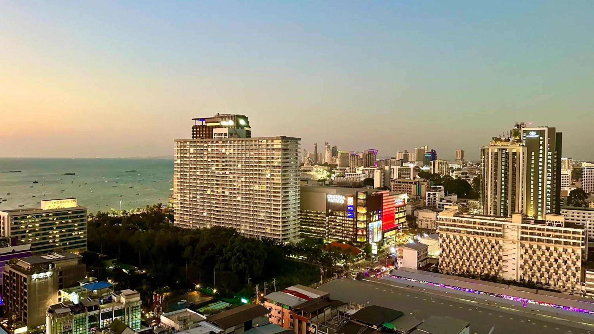Sea View Pattaya Beach @The Base Central Pattaya Eksteriør billede